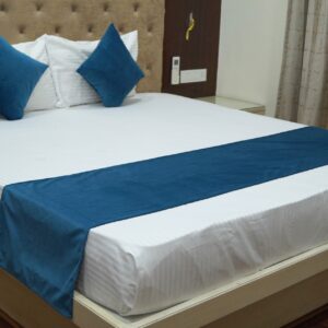 Vissage Premium Plain Velvet Bed Runner with 2 Cushion Covers
