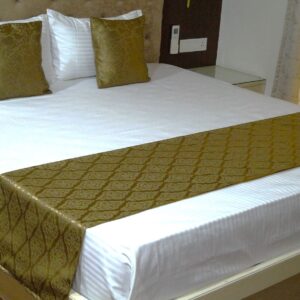 Vissage Damask Floral Double Bed Runner with 2 Cushion Covers, Green