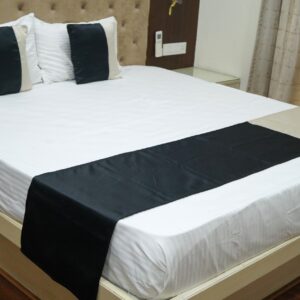 Vissage Premium Plain Double Bed Runner with 2 Cushion Covers, Black & Light Grey