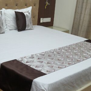 Vissage Elegant Leaf Print Design Double Bed Runner with 2 Cushion Covers, Dark Brown